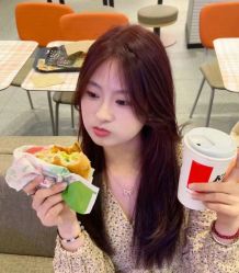 -镁连社·美联社
