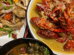 -虾弄弄海派小龙虾·牛羊蝎子火锅