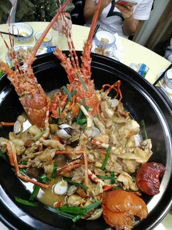 焖嘢世家·龙虾焖鸡-"新开无耐,又不用等位,就试一下,打着龙虾.