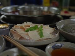 -茅草房·河畔园林火锅