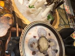 -老牌坊云南鱼豆花火锅(哈西万达店)