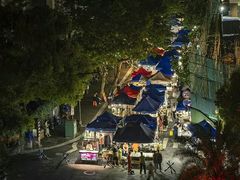 -吴山路夜市