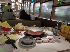 -洪氏嗨捞·广东猪肚鸡·椰子鸡火锅(西咸万象城店)