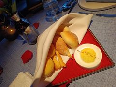 -弦月窗LUNETTE BY AMANDA(复兴路店)