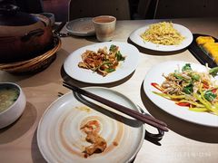 -鲜入唯煮·港式海鲜牛肉火锅(金宝街店)