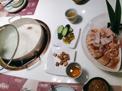 -洪氏嗨捞·猪肚鸡火锅(阳光天地店)