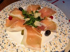 赛拉诺火腿网纹瓜-弗兰克牛排西餐厅Ribone steak house(柠檬花园店)