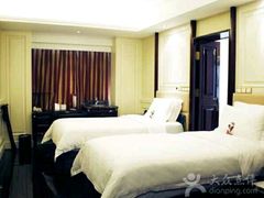 -深圳富苑皇冠假日套房酒店