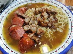 肉丁力肠公仔面-永安咖啡室