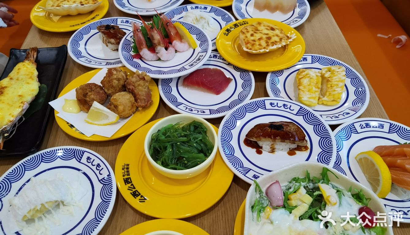 孩子多吃了不少也扭到了心仪的皮卡丘
