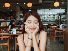 -ROAST coffee & eatery