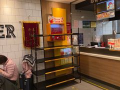 -麦当劳(上海虹桥站30B检票口楼上)