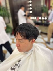-东方先生国潮男士理发馆