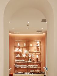 -派丽莫Pellimo原创设计婚纱品牌