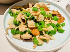 青椒炒鸡油菌-滇铺子·云南特色菜·鲜花野菜季(东风东路c86店)