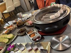 -围炉肉舍丹东海鲜烤肉·烤活鳗(步行街店)