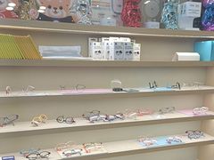 -三目眼镜·蔡司视觉合作店(青浦宝龙店)