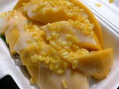 -芒果糯米饭摊子