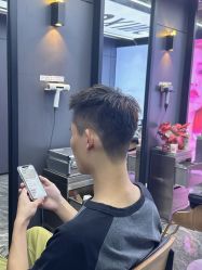 -藤野造型•烫染专业店