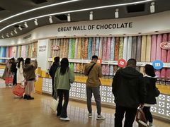 -m豆巧克力世界(上海世茂广场店)