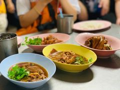 -Kha Mu Charoensang(Silom)