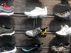 -ABC MART(心斎橋店)