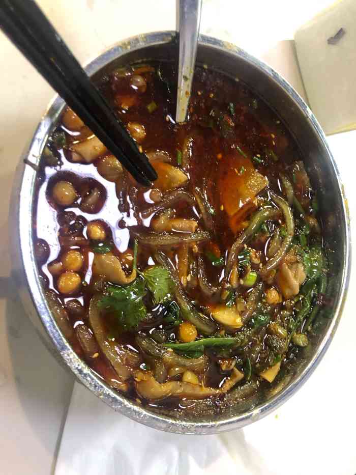 叼嘴巴儿重庆粉面(石厦店)-"被种草很久的面店位于石厦村里面,位置很.