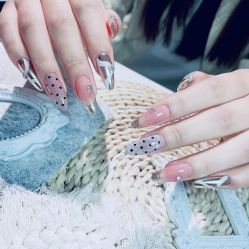 -纤纤玉手美甲美睫美容