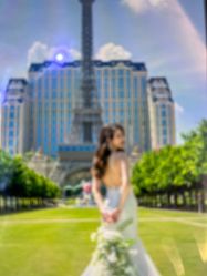 -现代经典婚纱摄影