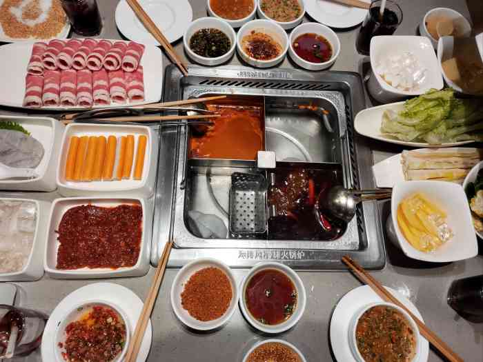 海底捞火锅(城西银泰店)-"[调皮]好好安利一下这家海底捞,服务超级.