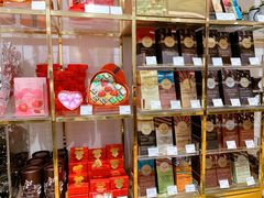 零售区-VENCHI 闻绮(上海佛罗伦萨小镇店)