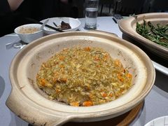 蟹肉蟹黄煲仔饭-屋里厢上海菜馆