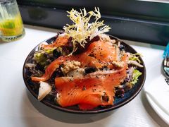 烟熏三文鱼杂菌沙拉-BE BRIGHT KITCHEN(正佳广场店)