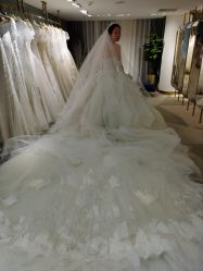 点击看大图 -GRACE KELLY婚纱与礼服(北京店)