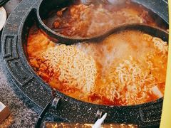 -八次方巴乡石锅鱼·金海湖水库活鱼(谷丰东路店)