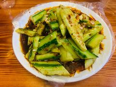 凉拌黄瓜-十里铺铁板鱿鱼