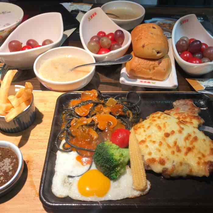 豪享来中西餐厅(共康店)