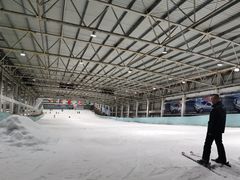 -乔波室内滑雪场