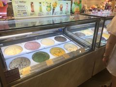 面包甜点陈列柜-哈根达斯(济南万象城店)