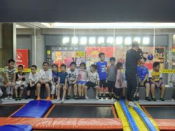 -蹦贝运动中心·蹦床·攀岩·闯关(龙岗店)