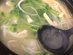 -丽虹云南过桥米线(兴工街店)