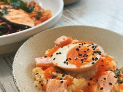 飞鱼籽炙烤三文鱼鸡蛋土豆沙拉-娜娜家•Nana's restaurant (南开大悦城店)