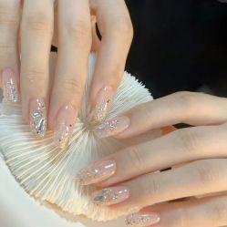 -安吉拉·纤纤玉指美甲美睫创意中心