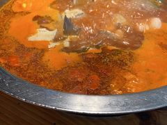 -野山舂·贵州现舂酸汤火锅(鸿通城店)