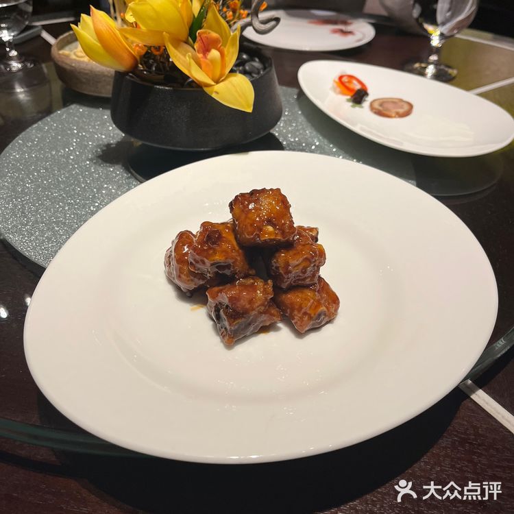 便饭金沙厅，三个人727.7