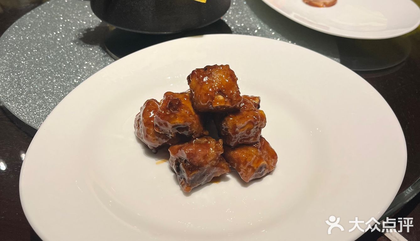 便饭金沙厅，三个人727.7