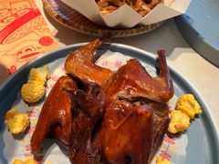 避风塘乳鸽-点都德·毕德寮