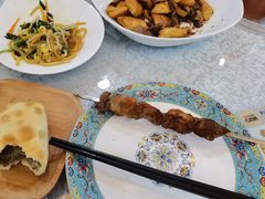 -汗腾格里·风味餐厅(新疆驻京办店)