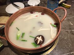 -三人行骨头王火锅(长寿店)