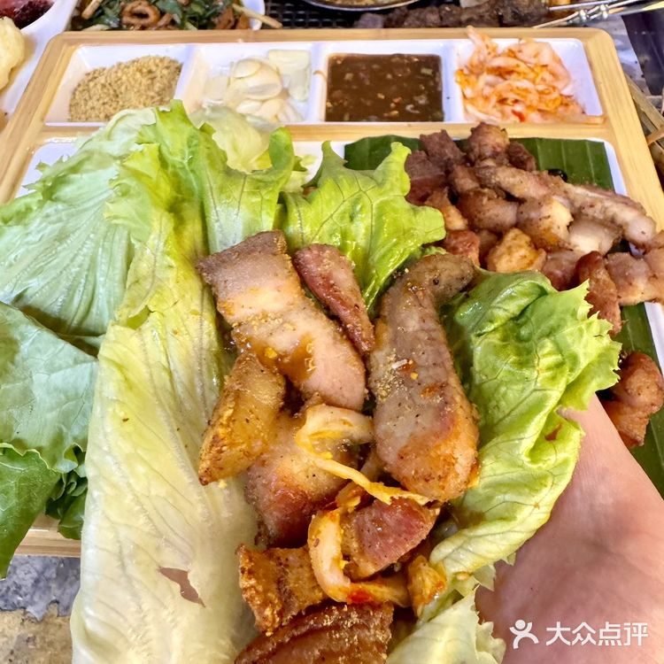 这家烧烤不愧是大理的排队王… 这家烧烤在大理真的毫无对手